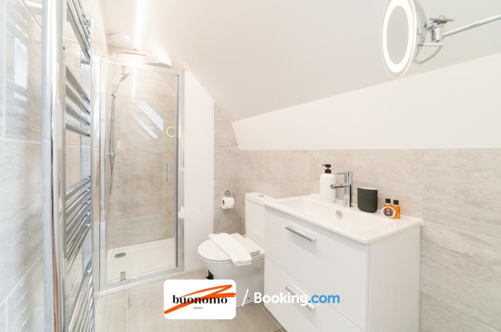 Two Bedroom Apartment At Buonomo Stays Short Lets & Serviced Accommodation 런던 외부 사진