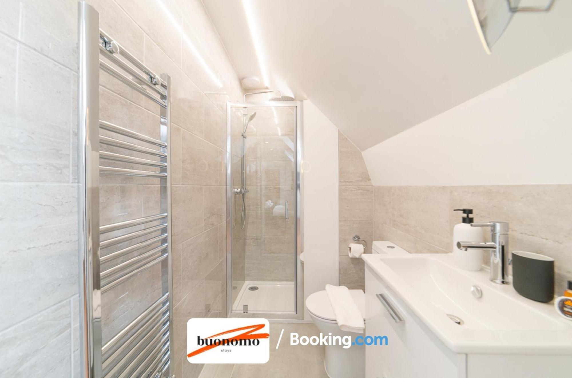 Two Bedroom Apartment At Buonomo Stays Short Lets & Serviced Accommodation 런던 외부 사진