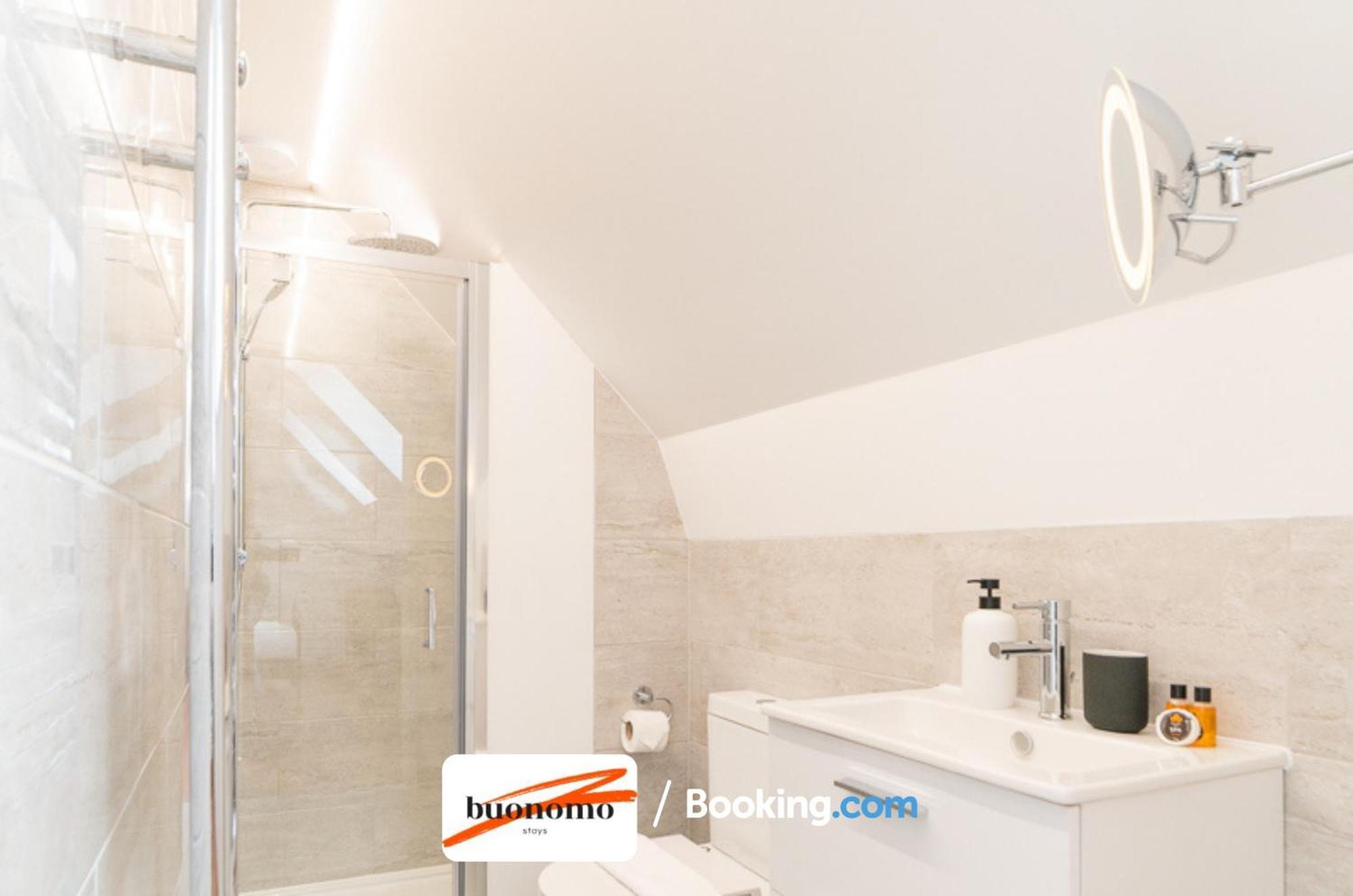 Two Bedroom Apartment At Buonomo Stays Short Lets & Serviced Accommodation 런던 외부 사진