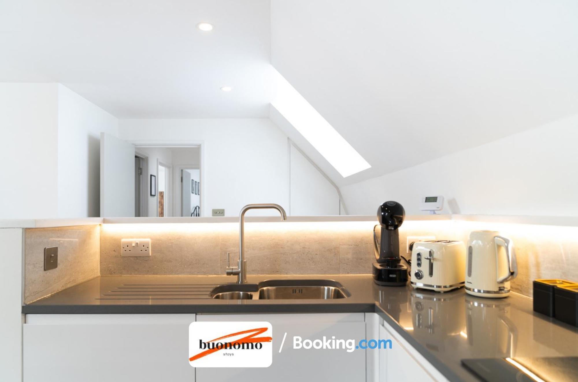 Two Bedroom Apartment At Buonomo Stays Short Lets & Serviced Accommodation 런던 외부 사진