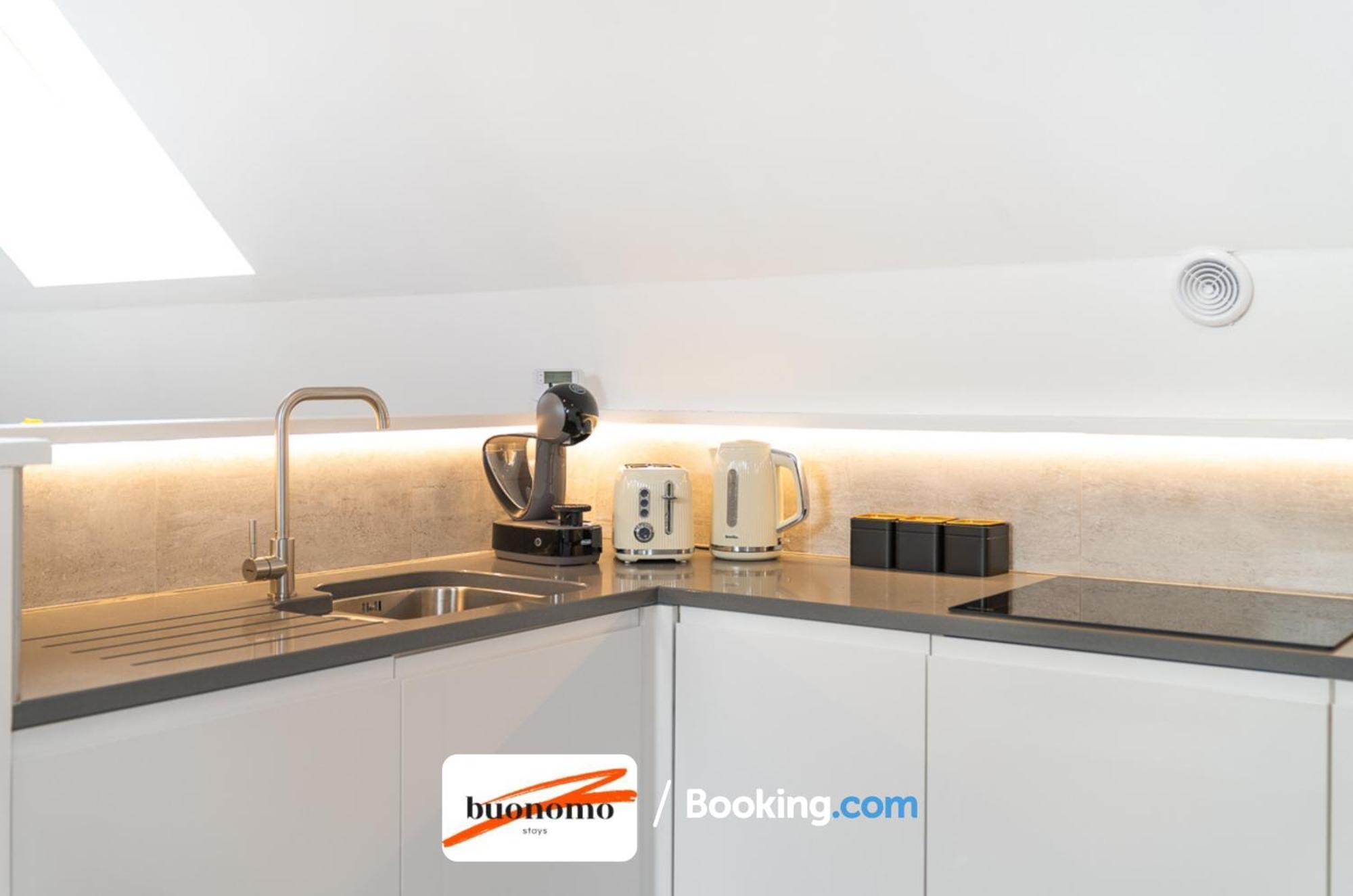 Two Bedroom Apartment At Buonomo Stays Short Lets & Serviced Accommodation 런던 외부 사진